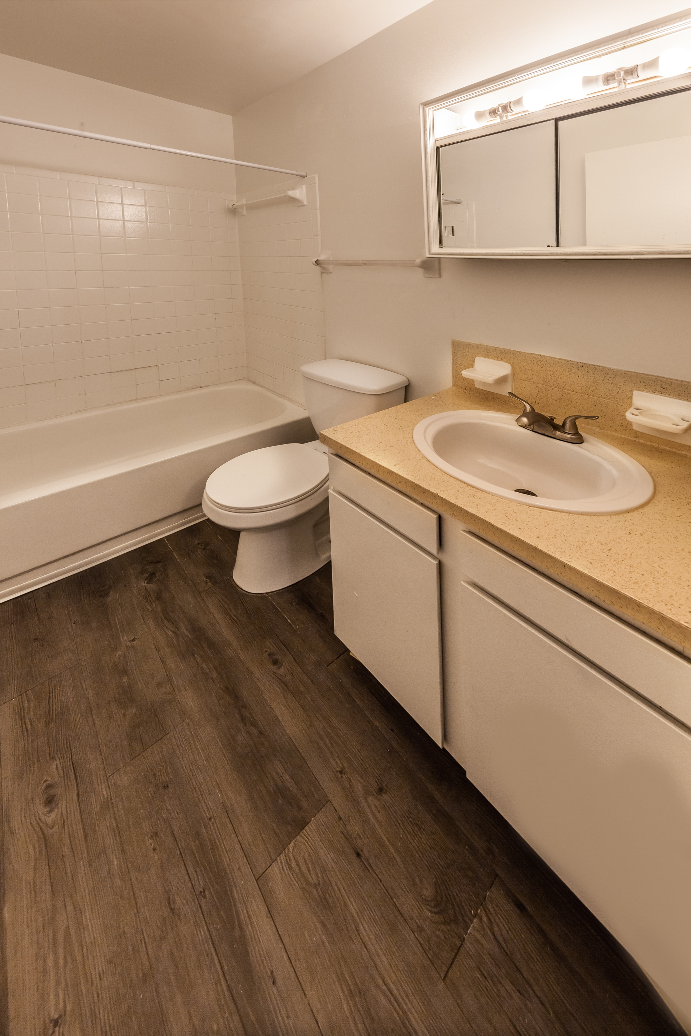 Aspen Chase at Eagle Creek The Multifamily Advisory Group at Cushman & Wakefield